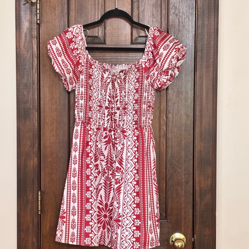 Francesca's Collections Red and White Floral Print Smocked Mini Dress